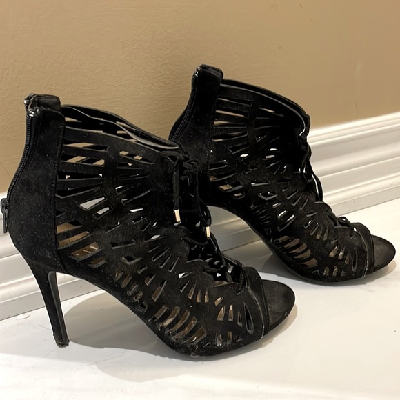 Caged booty style heels - Picture 2 of 3